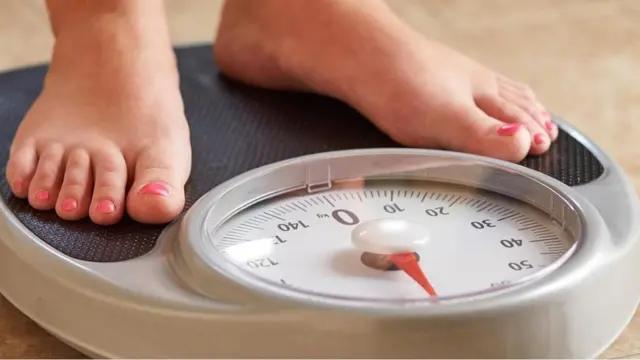 أسباب غير متوقعة قد تقف وراء الكيلوغرامات الزائدة..تعرف عليها!