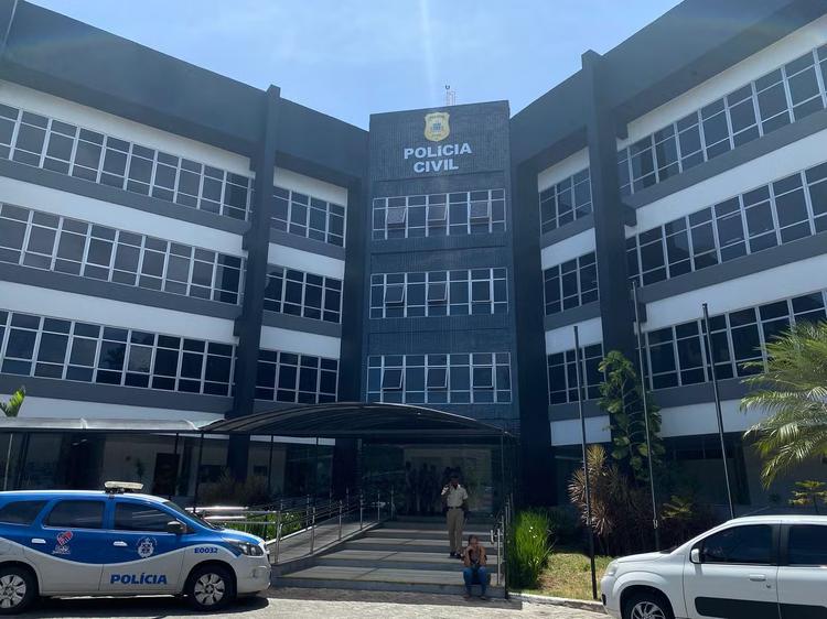 Mulher é morta a tiros dentro do salão em que trabalhava em Salvador