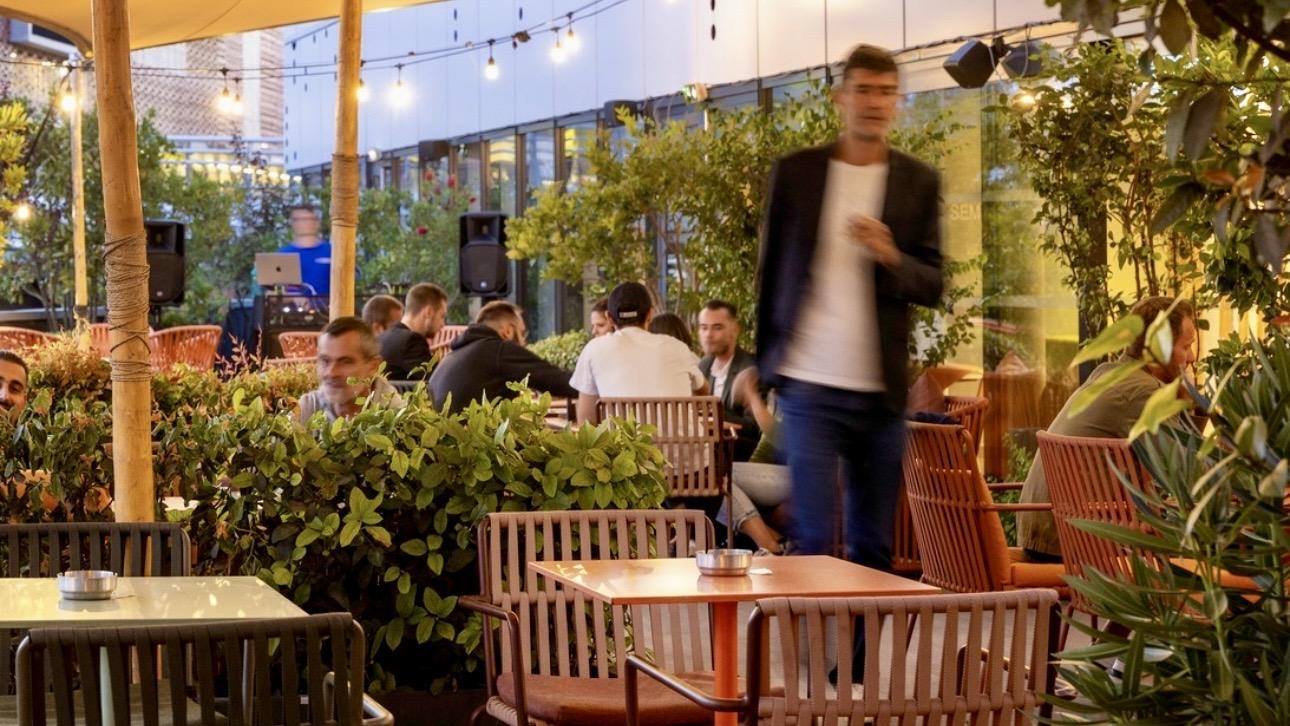 Montpellier : Le Belaroïa transforme sa terrasse en Comedy Club gratuit