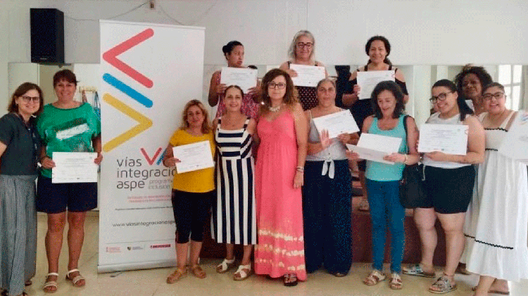 #Aspe: Doce mujeres se forman en confección industrial para facilitar su acceso al empleo