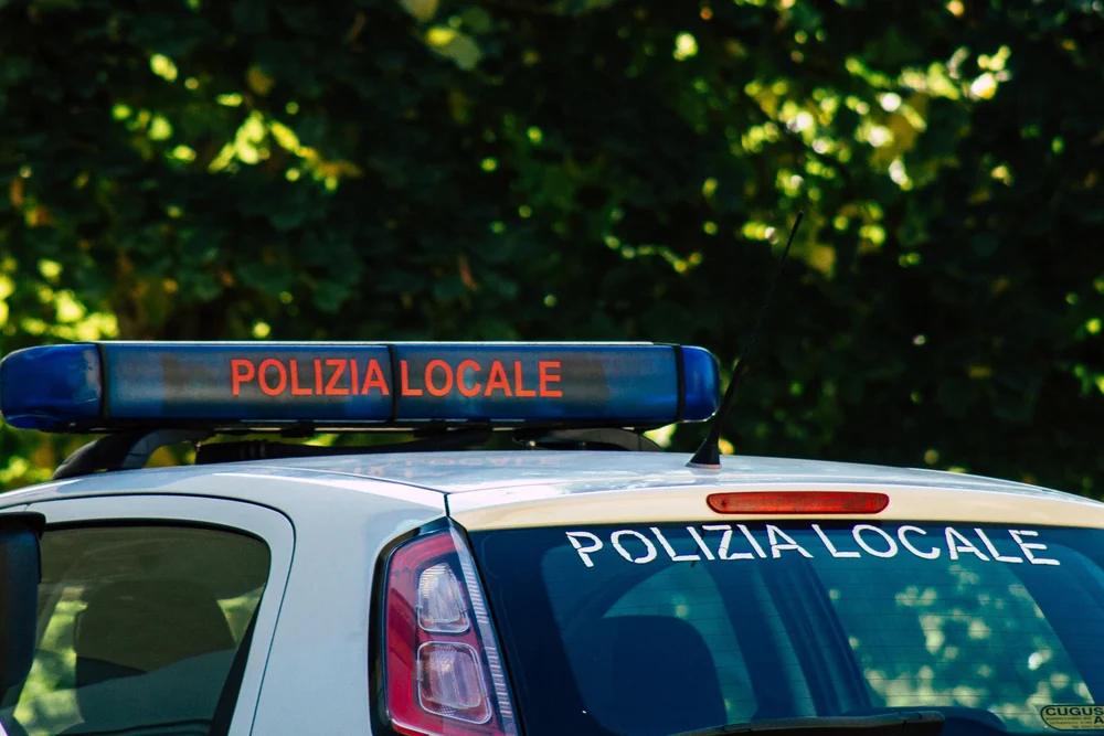 Aggressione alle vigilesse a Casal Velino: caos sulla spiaggia per gli ombrelloni