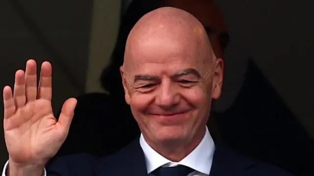 FIFA admite erros, mas reafirma apoio a Infantino após reunião