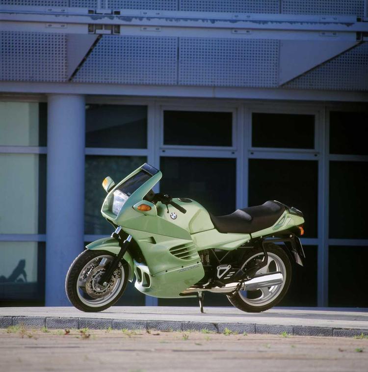 BMW MOTORRAD CELEBRA LOS 50 AÑOS DE PRODUCCIÓN DE LAS BMW RS Y DE LAS MOTOS DE COMPETICIÓN