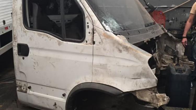 Polícia prende homem após encontrar parte de caminhão roubado e irregularidades ambientais em oficina de Sumaré