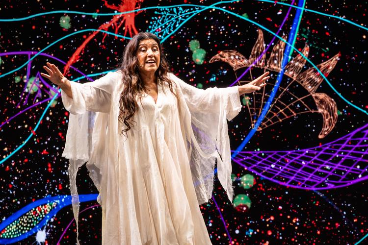 Regina Casé traz novo solo "Viva! Vida!" em outubro para Salvador