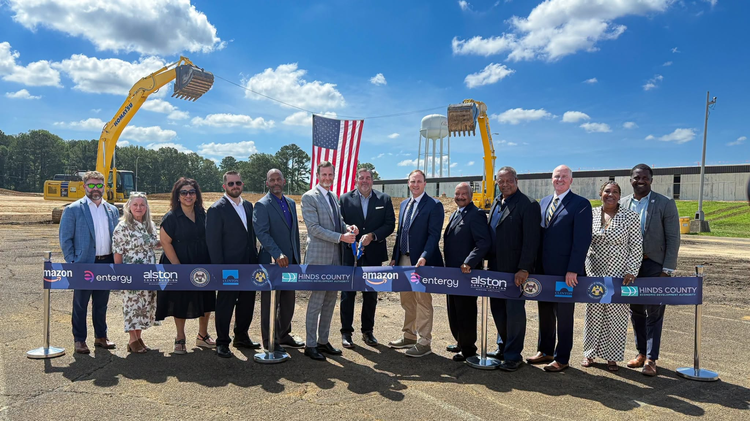 Ribbon-cutting ceremony held for new Amazon data center in Clinton