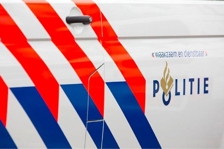 Mannen gearresteerd nadat zij worden betrapt op het stelen van motorfiets in parkeergarage