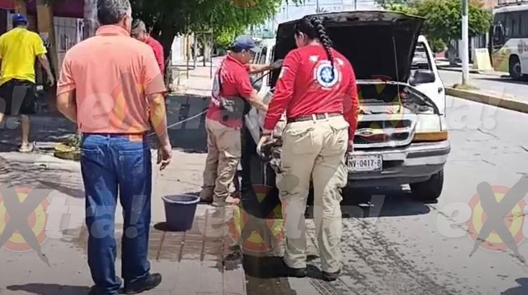 Se quema camioneta frente a terminal de autobuses en la colonia Cuauhtémoc