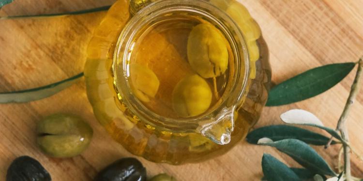 In Sicilia 16mila tonnellate di olio invendute. L'appello dell'imprenditore Barbera: "Serve fare sistema e un patto con la grande distribuzione"
