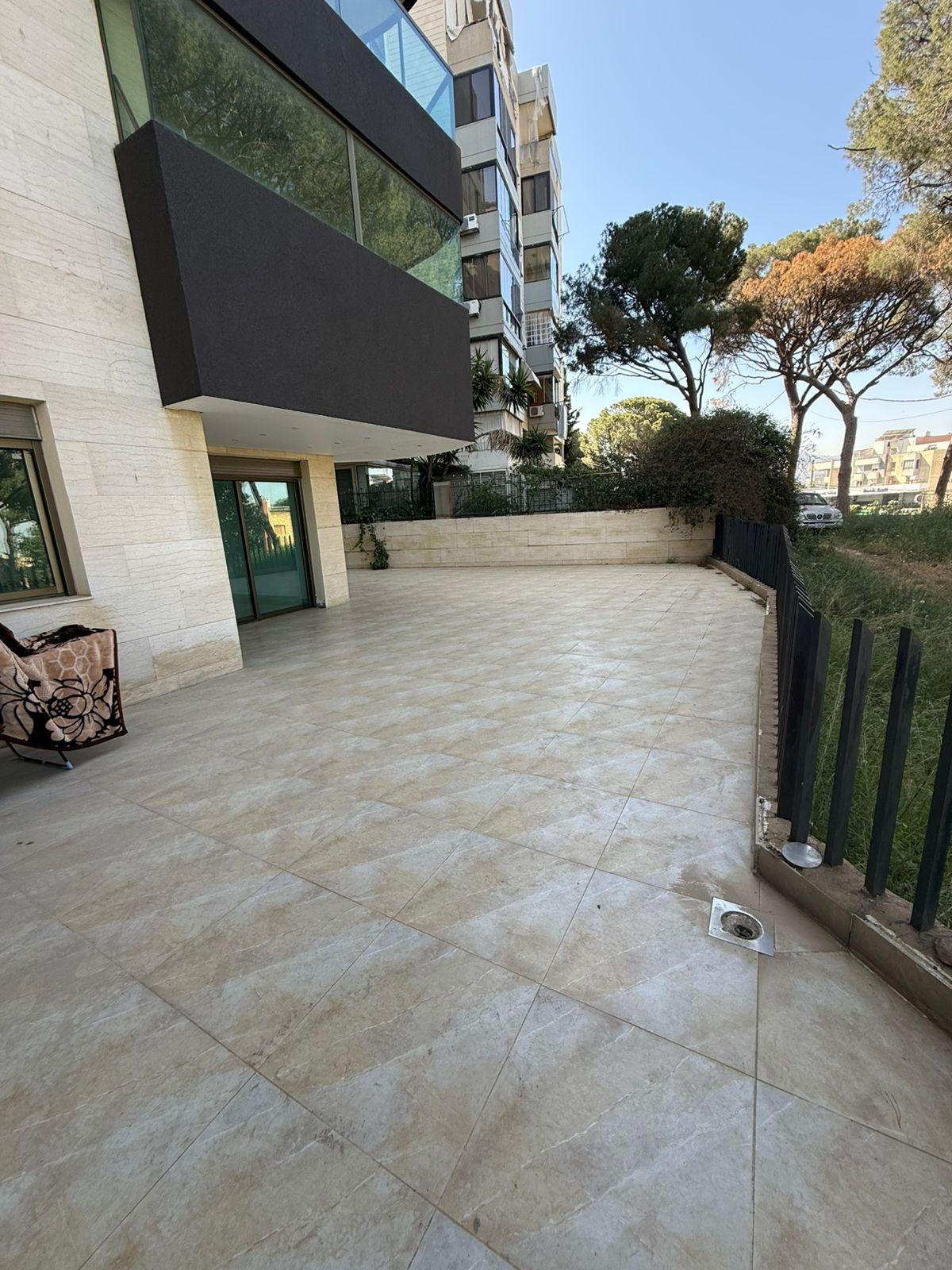 For Sale: Apartment in Mansourieh