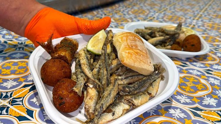 Una serata indimenticabile a San Giorgio di Gioiosa Marea! 🌊✨  Grande successo per la Sagra del Pesce:  sfoglia la gall...