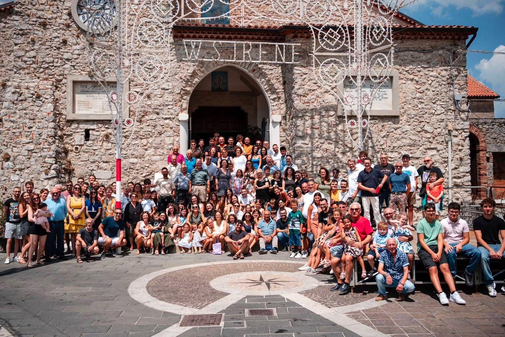 Magliano Vetere, lo scatto dei maglianesi nel giorno di festa diventa un progetto che racconta la storia del borgo