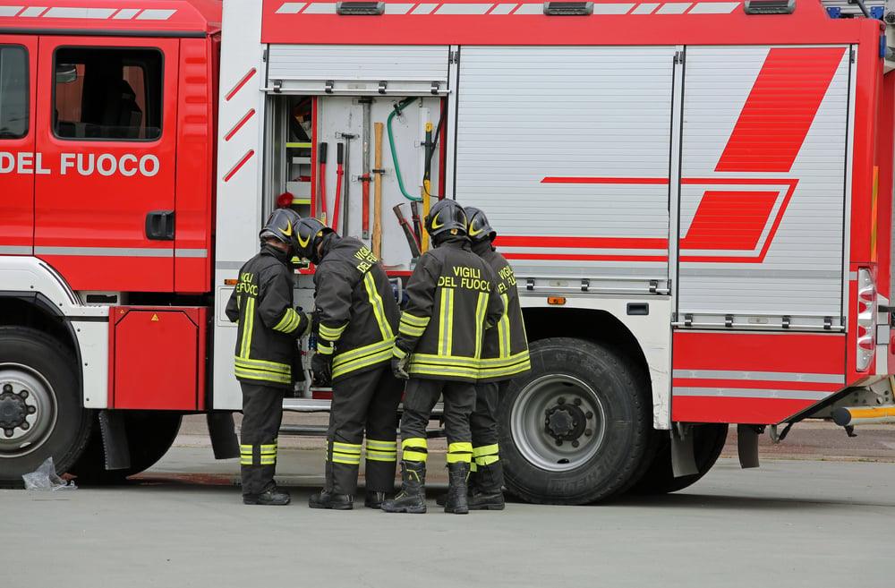 Colliano, bomba al bancomat vicino al municipio: indagini in corso dopo l’assalto nella notte