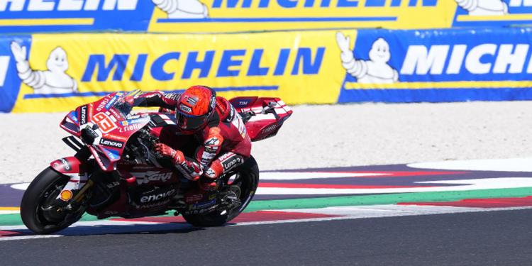 MotoGP, doppietta dei fratelli Marquez a Misano: vince Marc, cadono Bezzecchi e Bagnaia