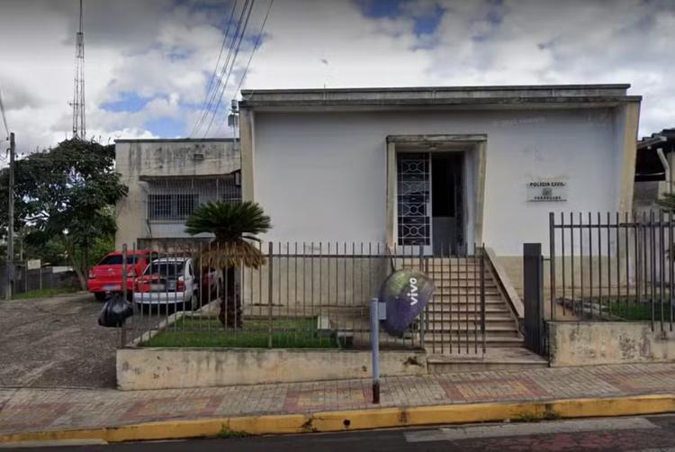 Homem é preso suspeito de arremessar copo de vidro contra a companheira durante discussão em Porangaba