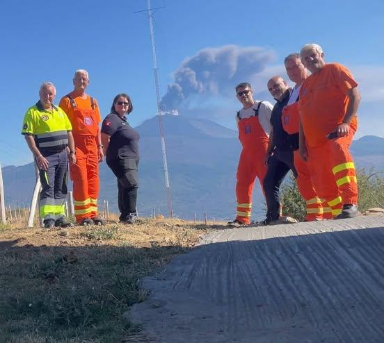 Oggi il gruppo volontari di protezione civile,ha avuto il piacere di condividere un servizio misto di vigilanza,  dispos...