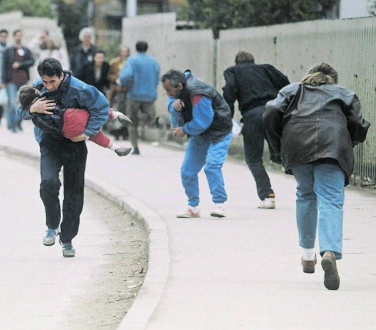 Cecchini a Sarajevo, la ex compagna di un indagato: "Aveva gli incubi perché aveva ucciso delle persone"