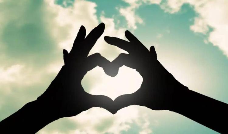 TROUVER L’AMOUR AU CŒUR DE TOUT TROUVER L’AMOUR AU CŒUR DE TOUT