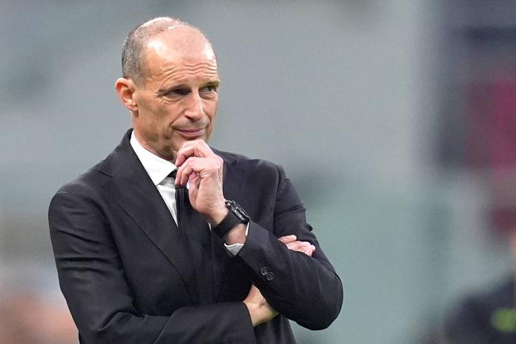 Napoli, cambia tutto: arriva Allegri. Pronto un biennale