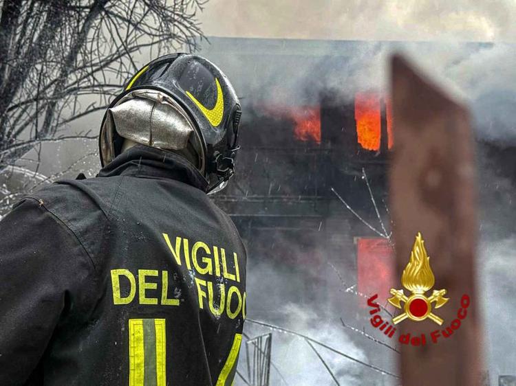 Settimo torinese incendio via ceres
