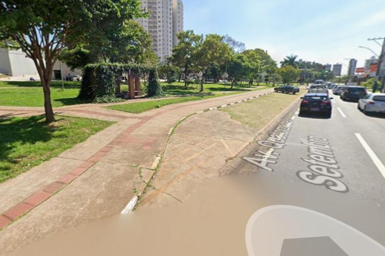 Homem é encontrado desacordado em veículo e morre no Parque do Povo, em Presidente Prudente