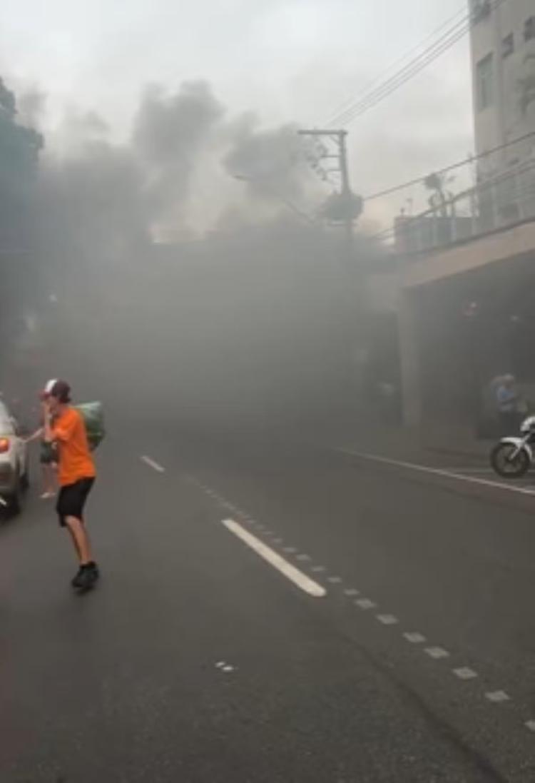 VÍDEO: Trabalhador sofre queimaduras graves durante incêndio em pastelaria em Itaúna
