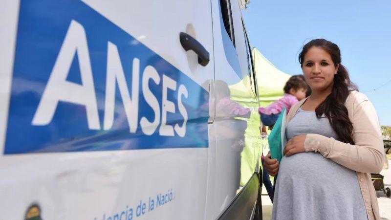 AUE de ANSES: cuánto se cobra en julio con el aumento y el Complemento Leche
