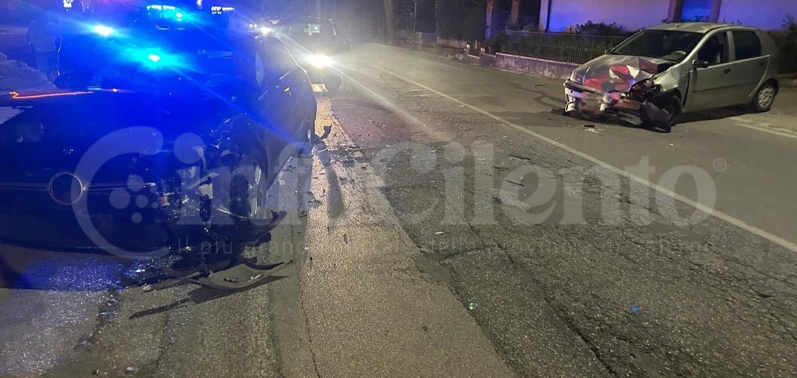 Castellabate, violento incidente tra due auto: tre feriti