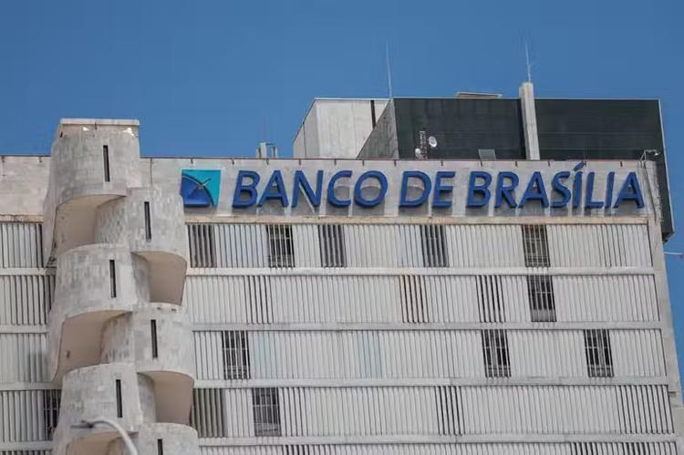 BRB afasta cinco funcionários citados em investigações internas sobre o caso Master