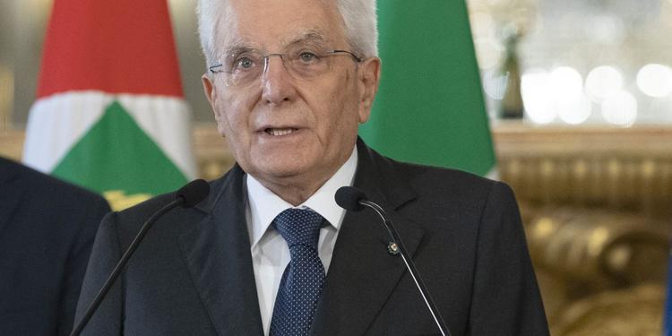 Mattarella contro le fake news sui vaccini: «La scienza salva vite, c’è chi avvelena l’opinione»