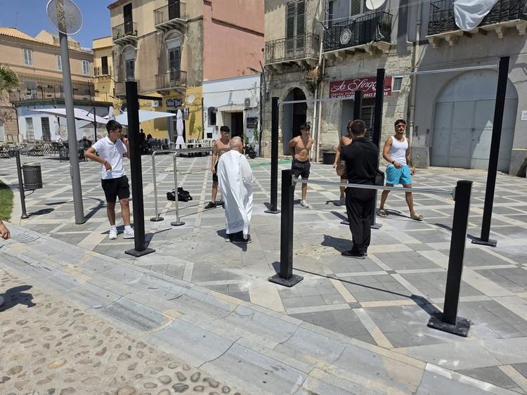 🏋️‍♂️ NUOVA AREA WORKOUT E CALISTHENICS IN VIA PRINCIPE DI NAPOLI È stata installata oggi, in via Principe di Napoli, u...