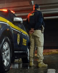 Polícia Rodoviária Federal prendeu um homem por embriaguez após  acidente&nbsp;