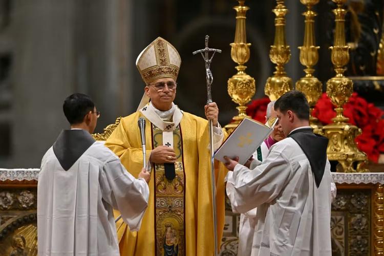 Papa Leão XIV encerra visita à França com missa em Metz e discurso sobre cristianismo e paz