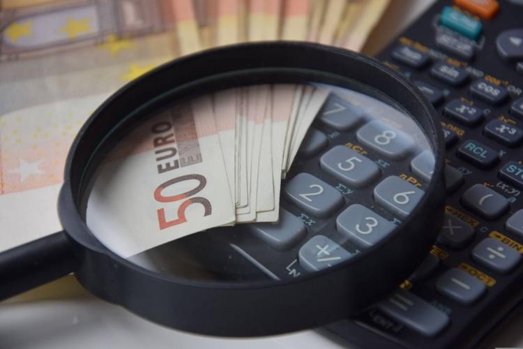 Buone notizie per chi ha debiti con l'Inps: ecco le nuove regole per sanare la propria posizione
