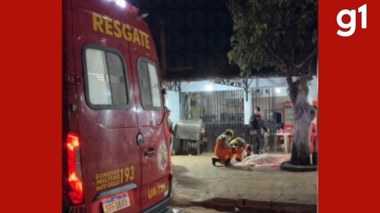 Jovem é morto a tiros em frente a bar em MT