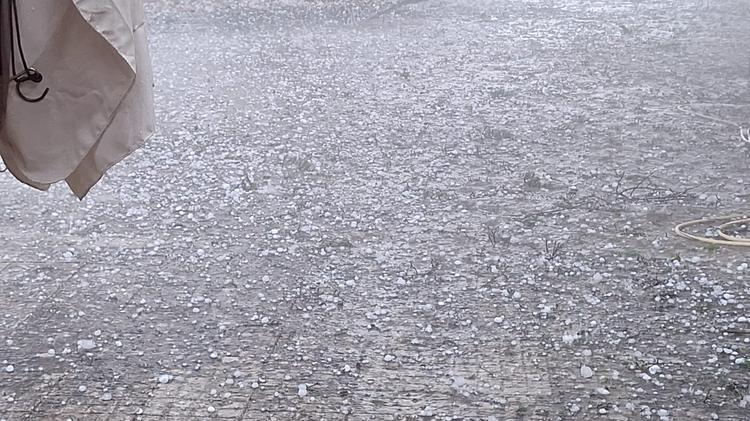 Maltempo in Valle d’Itria: violenta grandinata tra Martina Franca e Crispiano, chicchi grandi come noci