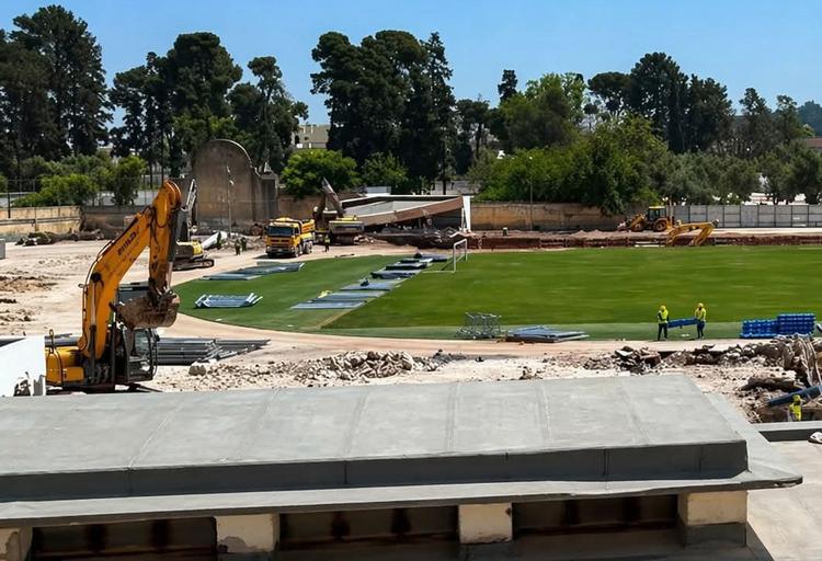 تزامنا مع تشييد ملاعب متوسطة بعدة مدن.. مراكش تتجاهل سياسية تحديث الملاعب