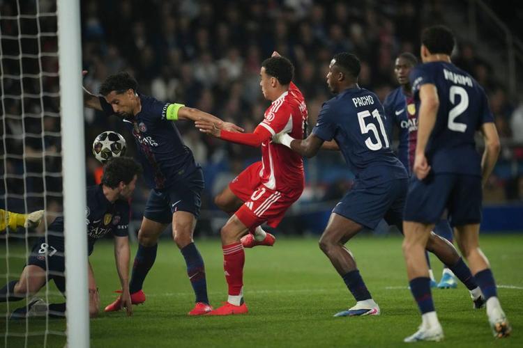 Psg-Bayern, trionfo del calcio o accozzaglia di errori delle due difese?