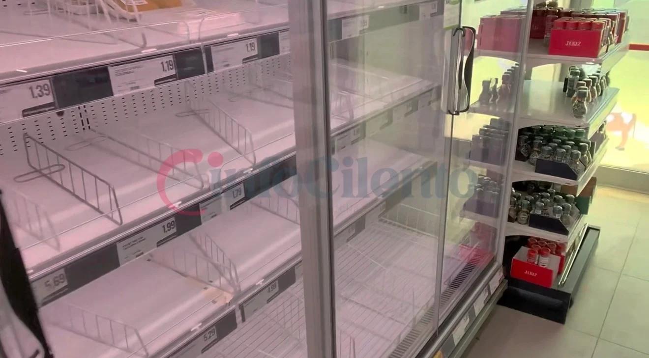 Corsa al carburante: pompe a secco da Salerno al Cilento. Timori per i supermercati