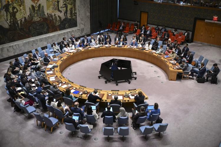 Agência nuclear da ONU acusa Irã de violar obrigação de não-proliferação nuclear