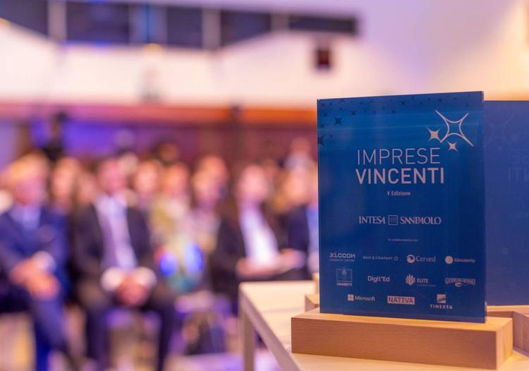 Intesa va in aiuto di chi aiuta. Mano tesa verso il Terzo Settore