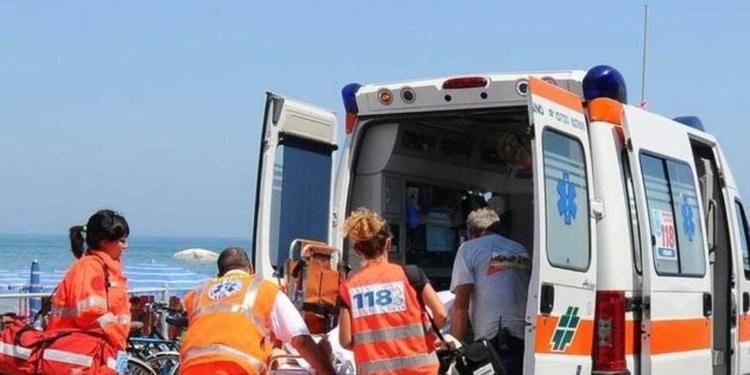 Malore in mare a Marina di Sibari, muore un 78enne originario di Acquaformosa