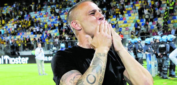 Cannavaro debutta con l'Uzbekistan mentre continua a essere ignorato dalla Serie A