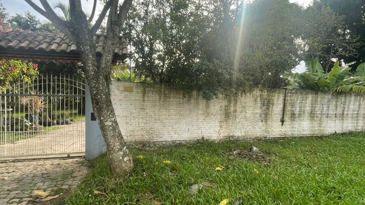 Mulher é encontrada morta em casa na Zona Sul de Porto Alegre; polícia investiga feminicídio