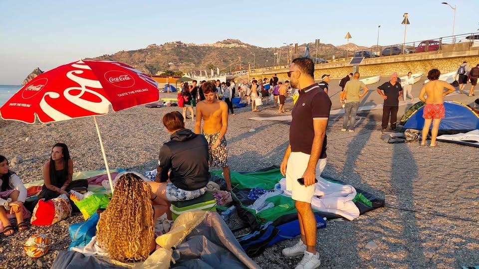 #ferragosto  🍉☀️ Santa Teresa di Riva (Me) Operativi con la polizia locale, i volontari e la ditta del servizio di puli...