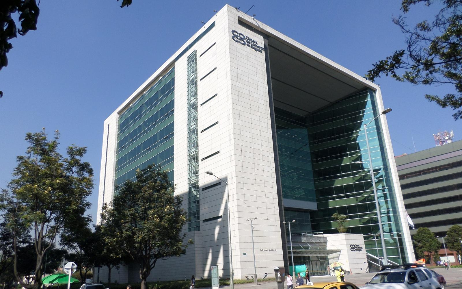 How to Open a Business in Colombia as a Foreigner: SAS, Taxes, and Visas