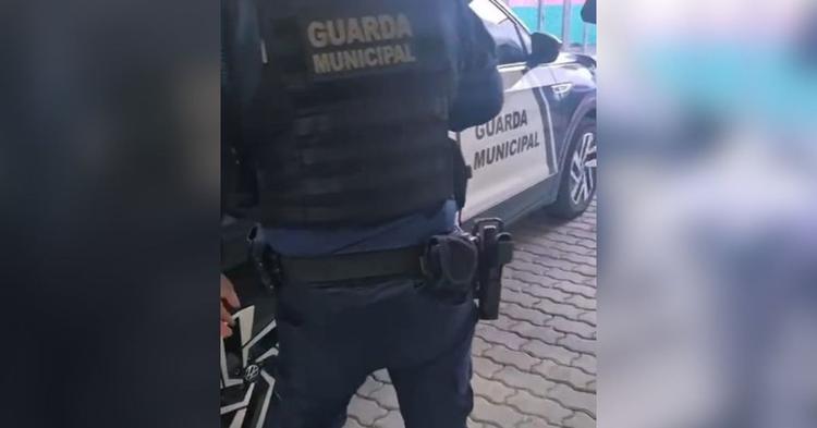 Procurados por crime tributário e falso testemunho são presos em Itajaí