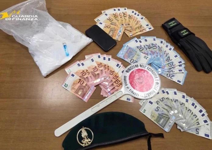 Salerno, sequestrati oltre 700 grammi di cocaina: arrestato un ventitreenne