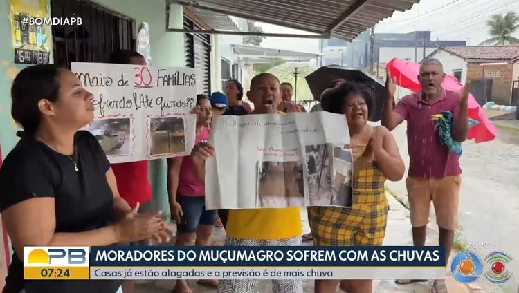 Fortes chuvas provocam transtornos em João Pessoa e moradores protestam por infraestrutura