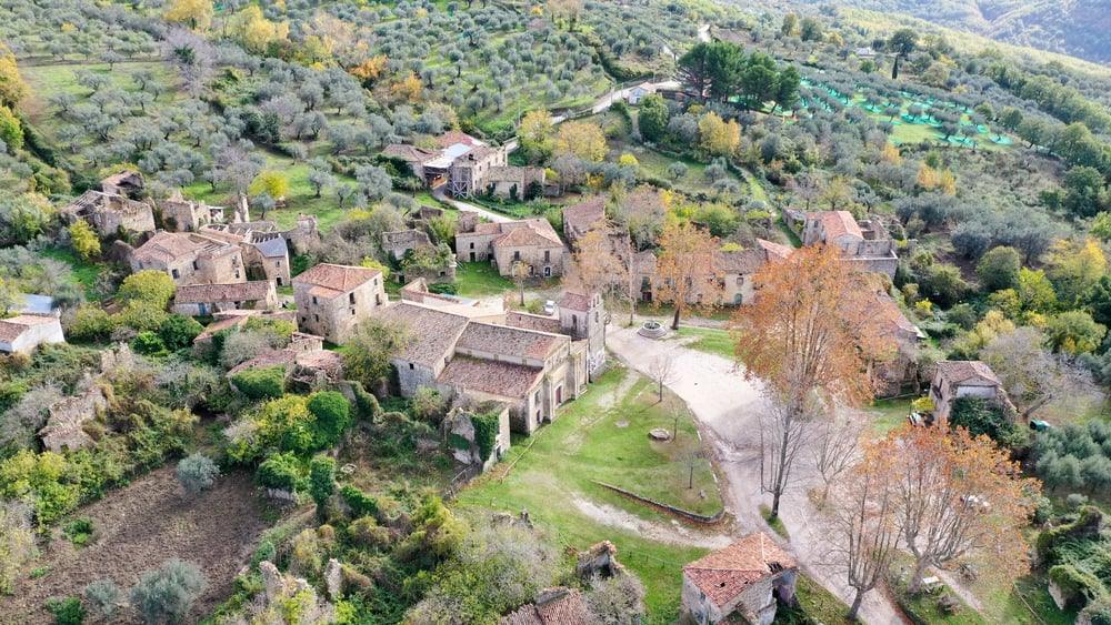 Cilento Selvaggio 2026: A Roscigno Vecchia nasce il festival che trasforma la natura in risorsa